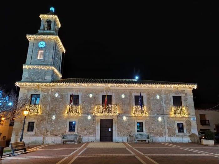 Sisante da la bienvenida a la Navidad con un alumbrado artístico compuesto por 80.000 luces LED