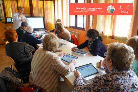 Las personas mayores de 60 años de Castilla-La Mancha podrán formarse digitalmente con “Los Mayores Forman la Red”