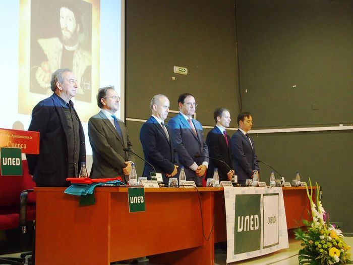 Huete interviene en la inauguración del curso de la UNED reconociendo su contribución al aprendizaje permanente