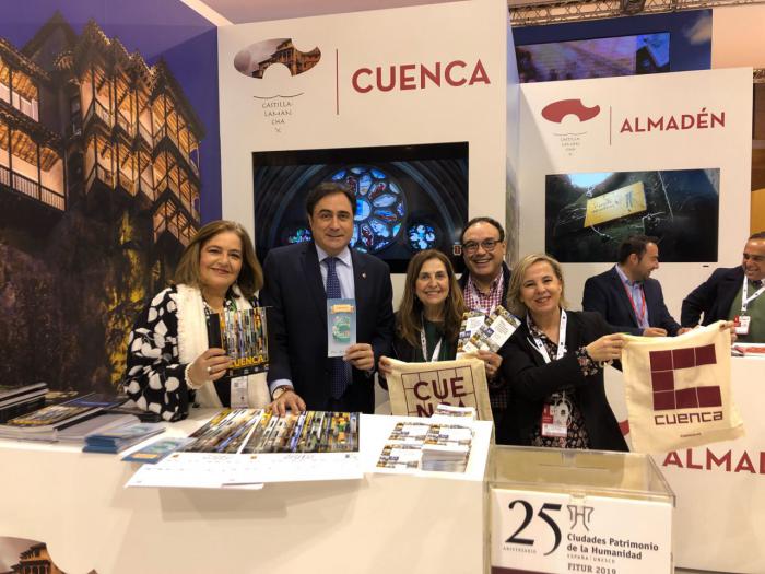 Mariscal y Segarra visitan el stand de Cuenca en la jornada de inauguración de FITUR 2019