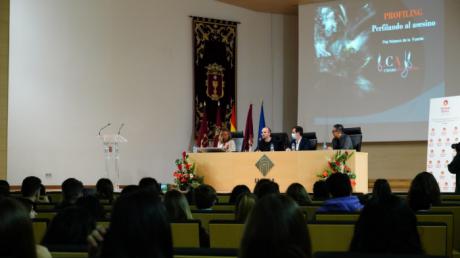 Más de trescientos alumnos y alumnas de ESO y Bachillerato participan en la primera edición del programa UCLéeMe de promoción de la lectura
