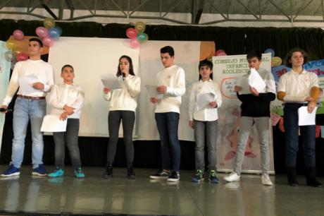 Los jóvenes miembros del Consejo Municipal protagonizan el acto del Día Universal de la Infancia