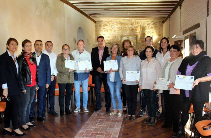 La Junta clausura dos talleres de empleo sobre industrias agroalimentarias en Iniesta y Tébar