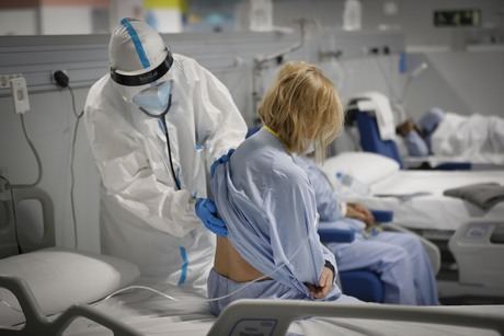 Las vacunas frente a la COVID-19 protegen del ingreso hospitalario y de la necesidad de soporte respiratorio