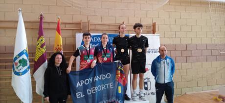 Pódiums de Jimena Alonso y Mateo Higueras en individual y dobles sub17 del Torneo TOP TTR