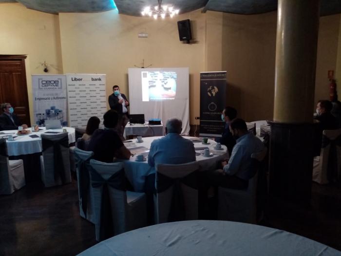Una decena de empresarios de San Clemente estudian claves para internacionalizar sus productos
