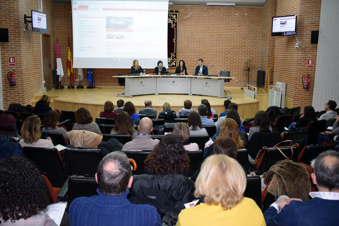 La UCLM traslada a los representantes de centros de enseñanza de secundaria las novedades de la EvAU 2018