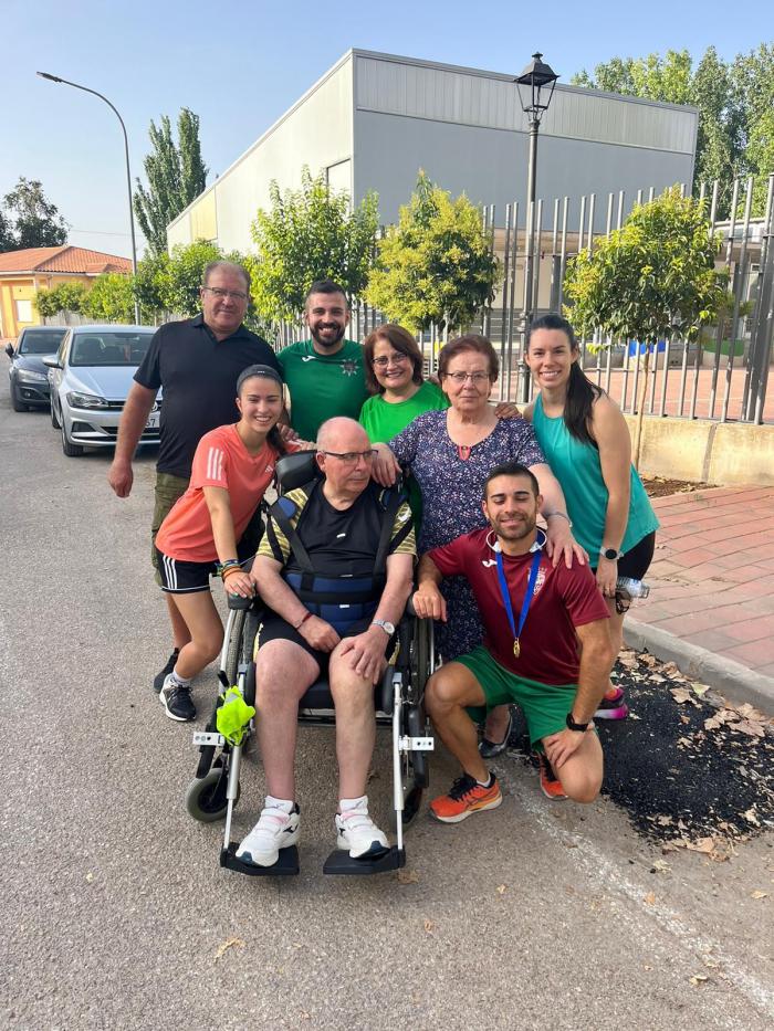 Una asociación de Santa María del Campo Rus dona 1000€ a la Asociación Parkinson de Cuenca