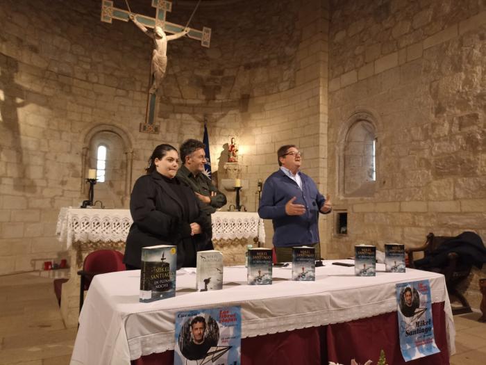 Los Libros Viajan por la Provincia lleva la presentación de Mikel Santiago a Arcas