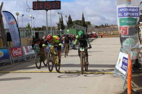 Iván Ruiz y Carla Fernández ganan en Quintanar del Rey en el estreno del XI Circuito de MTB Diputación de Cuenca