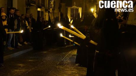 Velas en los balcones para el Lunes Santo conquense