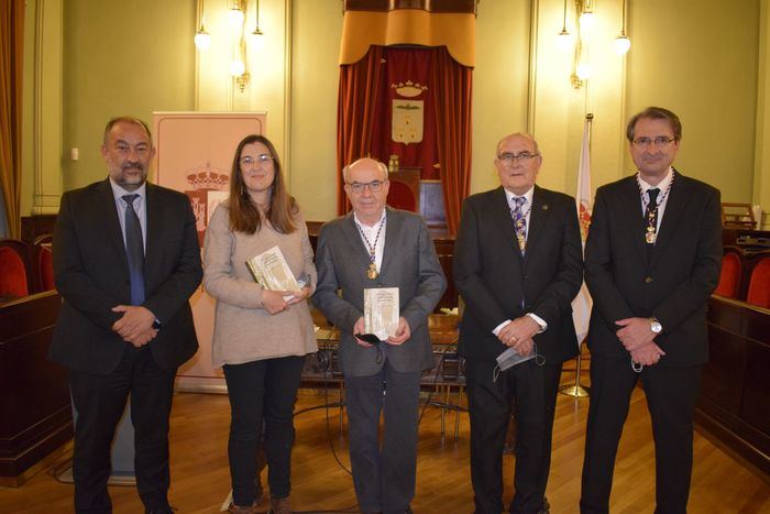 La profesora María Teresa Santamaría presenta su libro sobre galeno latino ante la Real Academia de Medicina de Castilla-La Mancha