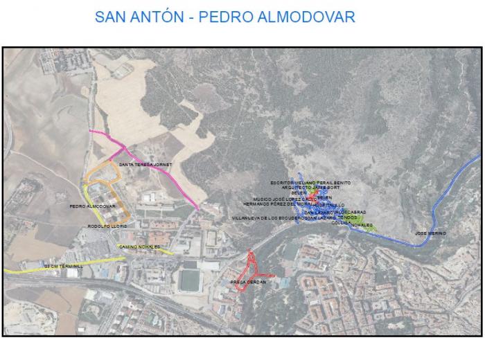 Restricciones de aparcamiento por la limpieza intensiva en el barrio de San Antón y entorno de la calle Pedro Almodóvar