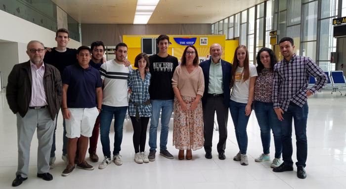 Alumnos de Caminos de la Universidad de Castilla-La Mancha visitan las instalaciones del aeropuerto de Ciudad Real