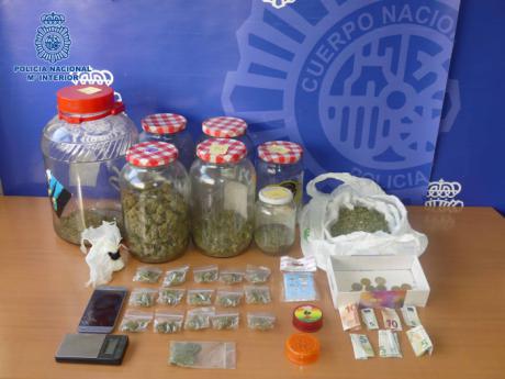 Detenido infraganti cuando vendía marihuana en un parque próximo al recinto ferial