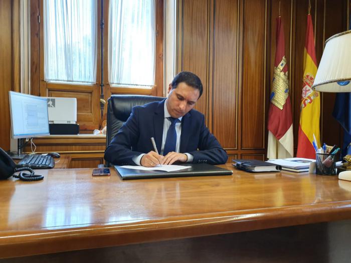 Álvaro Martínez Chana, presidente de la Diputación