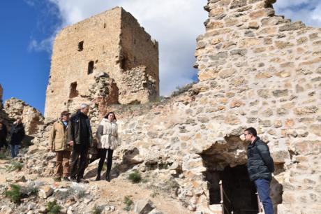La obra de excavación de las murallas de Moya está llegando a su parte final