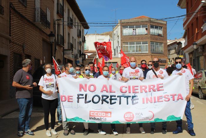 Cerca de 500 personas se manifiestan contra el cierre de Florette