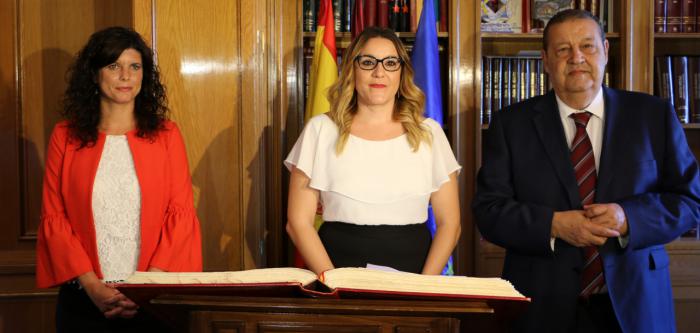 María Díaz, elegida vicepresidenta primera de las Cortes de Castilla-La Mancha.
