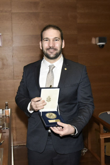 El egresado de la UCLM Luis Saucedo Mora recibe la Medalla de la Real Academia de Ingeniería
