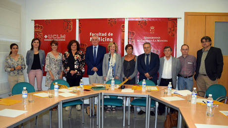 Parlamentarios navarros se interesan por el modelo educativo de la Facultad de Medicina de Albacete