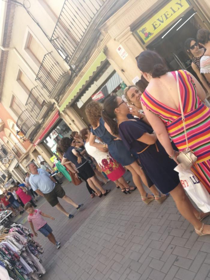 El XXI Mercadillo del Comercio de San Clemente sirvió para liquidar stock del comercio