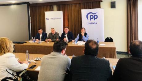 El PP de Cuenca analiza en varias mesas redondas la actualidad provincial y critica “la ausencia de desarrollo con la nula gestión socialista”