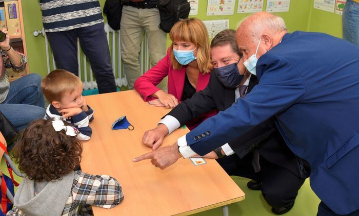 Pilar Alegría: “Reabrir esta escuela rural casi medio siglo después de su cierre es un canto a la esperanza”