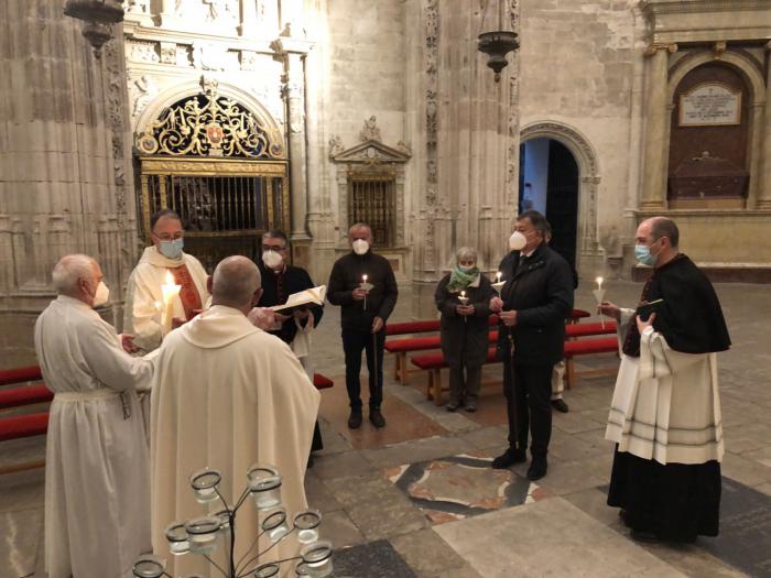 El alcalde cumple con el voto a la Candelaria asistiendo a la misa en la Catedral en esta festividad