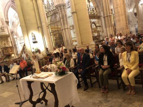 El Ayuntamiento cumple con el voto a Santa Ana en la misa celebrada en la Catedral