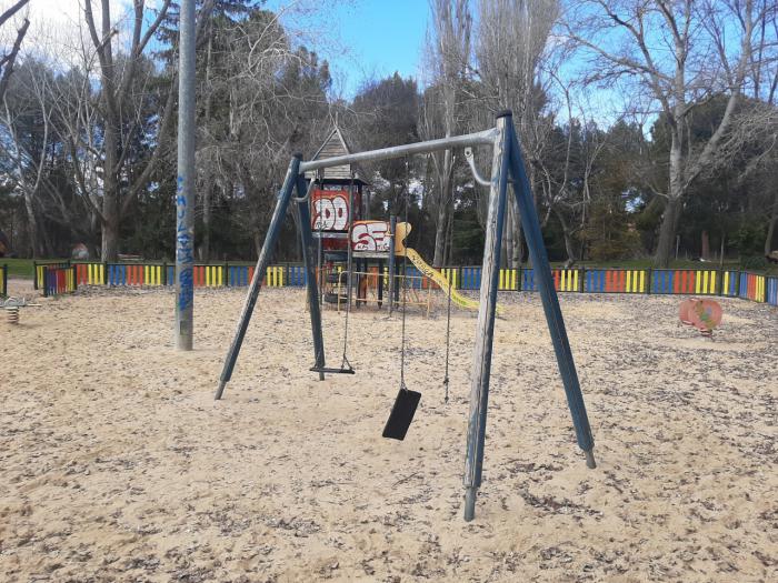 Denuncian que “la mayoría” de parques infantiles “no han sido rehabilitados pese a las promesas”
