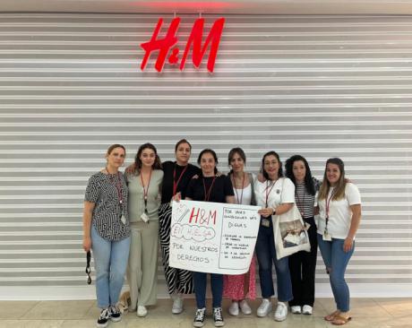 La primera de las dos primeras jornadas de huelga completa en H&amp;M supone el cierre del establecimiento de Cuenca
