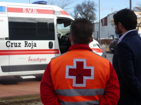 Cruz Roja pone en funcionamiento una nueva ambulancia SVB en la provincia gracias a Incarlopsa