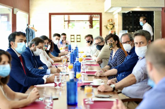 Núñez avanza que el PP propondrá la creación de una mesa de trabajo para potenciar la dinamización turística, comercial y hostelera de la ciudad de Cuenca en Ayuntamiento y Diputación