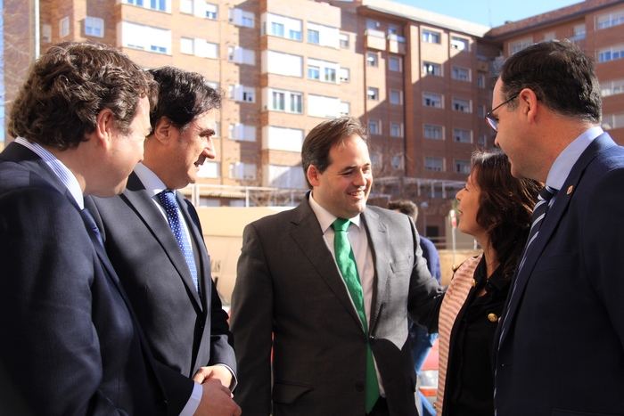 Núñez aboga por apoyar a las pymes, reducir la burocracia y bajar los impuestos para “hacer más competitivas a nuestras empresas”