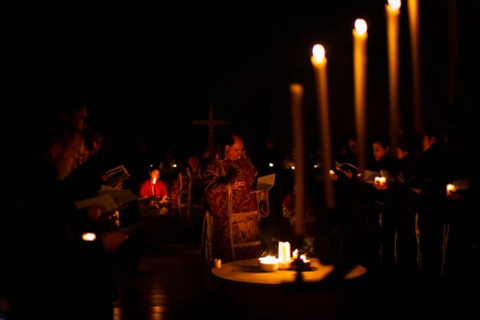 El Monasterio de Uclés revivió un año más la Semana Santa del siglo XVI en el ‘Oficio de tinieblas’