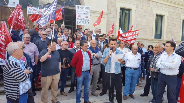 Alcaldes y concejales del PSOE exigen junto a los sindicatos que Prieto retome la aportación de Diputación al Plan de Empleo