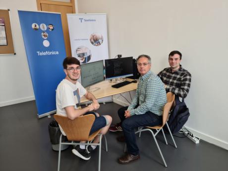 Dos estudiantes de la UCLM desarrollan una plataforma para optimizar la calidad de la red móvil con inteligencia artificial