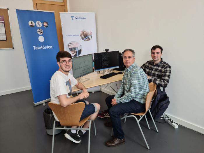 Dos estudiantes de la UCLM desarrollan una plataforma para optimizar la calidad de la red móvil con inteligencia artificial