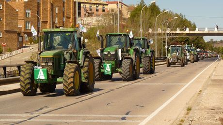 ASAJA, COAG y UPA lanzan un proceso de movilizaciones en toda España