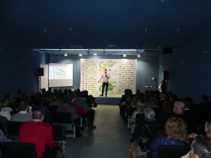 Los nuevos emprendedores formados por EOI presentan sus proyectos este lunes en la delegación de Hacienda