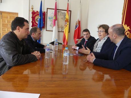 CEOE CEPYME y el Ayuntamiento de Saelices estudian las parcelas industriales de la localidad