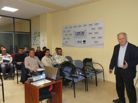 Unos treinta profesionales participan en la jornada técnica para talleres sobre aceite de caja de cambios