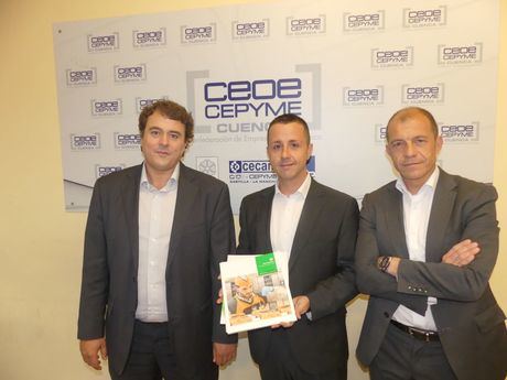 CEOE CEPYME Cuenca recibe la memoria anual de Mercadona de parte de su Director Provincial