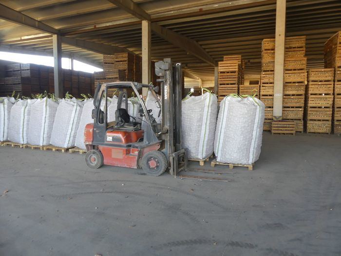 Apuntan que las exportaciones encadenan dos meses seguidos de descenso