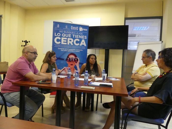 Asociación de Comercio y Ayuntamiento de Cuenca estudian actuaciones de cara a dinamizar el sector en San Julián