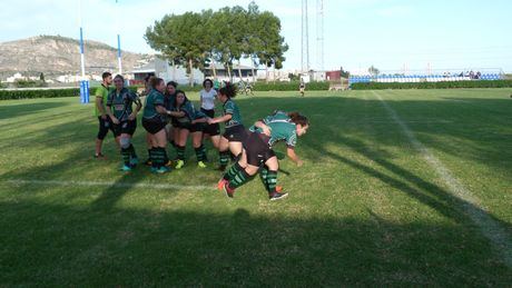 El A Palos Femenino logra la primera victoria de su historia en competición oficial