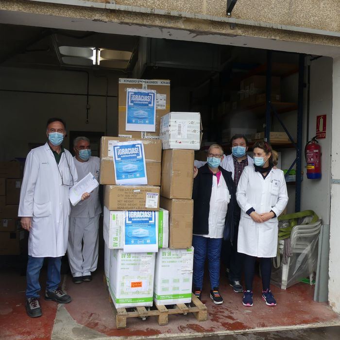 CEOE CEPYME entrega al Hospital material sanitario procedente de una donación de Talleres Garrido