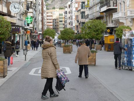 La Confederación de Empresarios traslada a sus comercios los domingos y festivos autorizados para la apertura en 2021