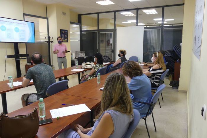 Una decena de empresarios conocen las claves de la protección de datos en la empresa